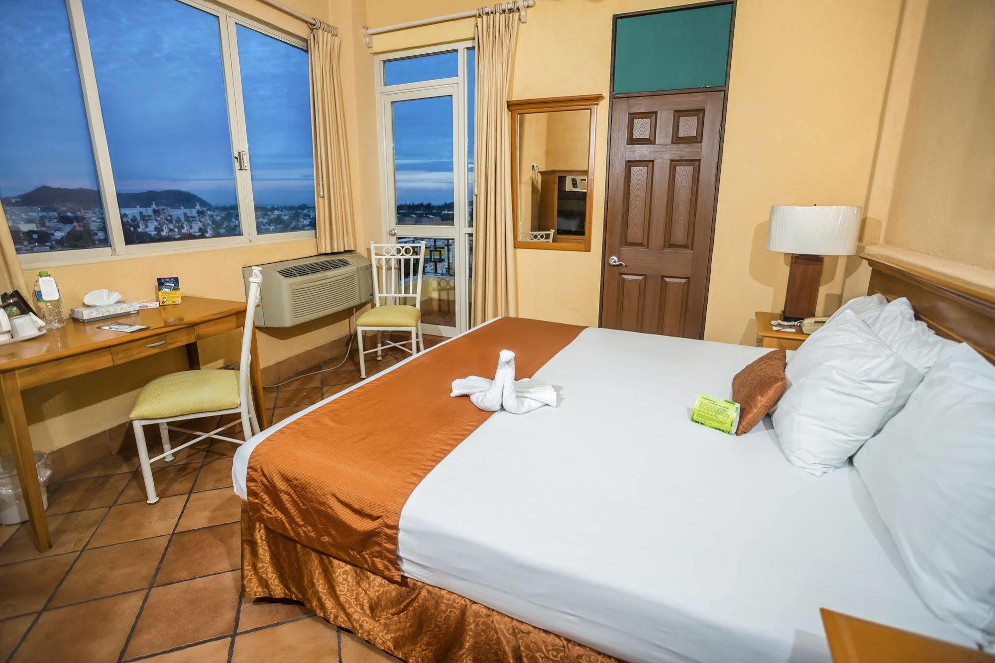 Best Western Posada Freeman Mazatlán Εξωτερικό φωτογραφία