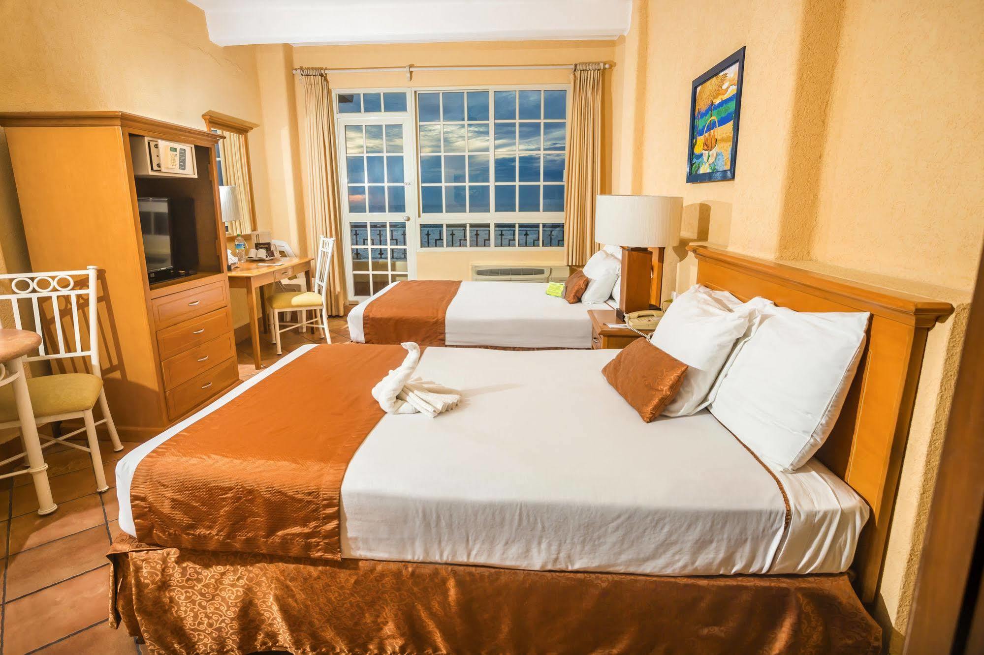 Best Western Posada Freeman Mazatlán Εξωτερικό φωτογραφία